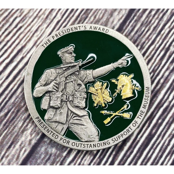 NEW Rare US Army JFK Special Warfare Museum Association Challenge Coin Medallion - Picture 1 of 2